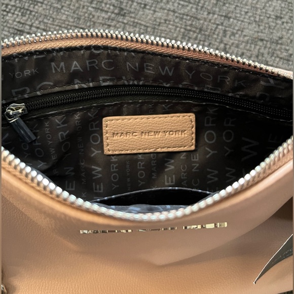 Marc by Marc Jacobs New York Pink Crossbody Bag with Silver Chain Strap NWT - Picture 4 of 5